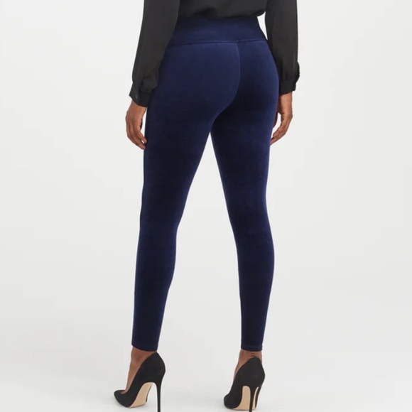 Spanx Velvet Leggings in Lapis (Dark Blue) Barely Worn Size L - Picture 4 of 6